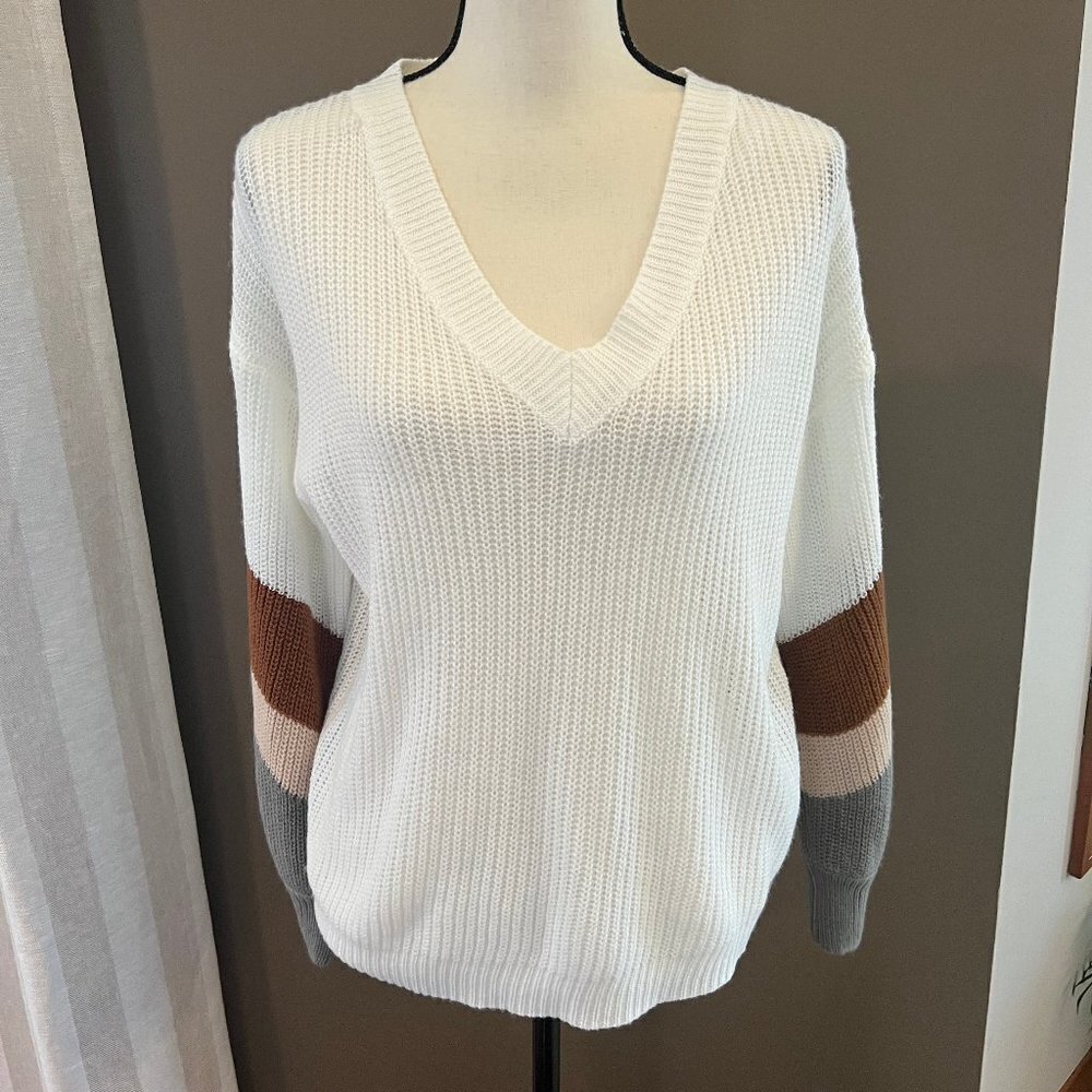 Shein Super Soft V-neck sweater, Size Medium